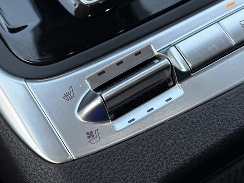 Used 2025 Kia Carnival SX w/ SX Dark Edition Package FWD image 32
