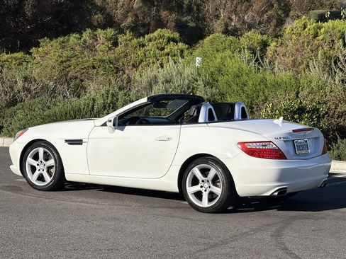 Used 2015 Mercedes-Benz SLK 250 image 4
