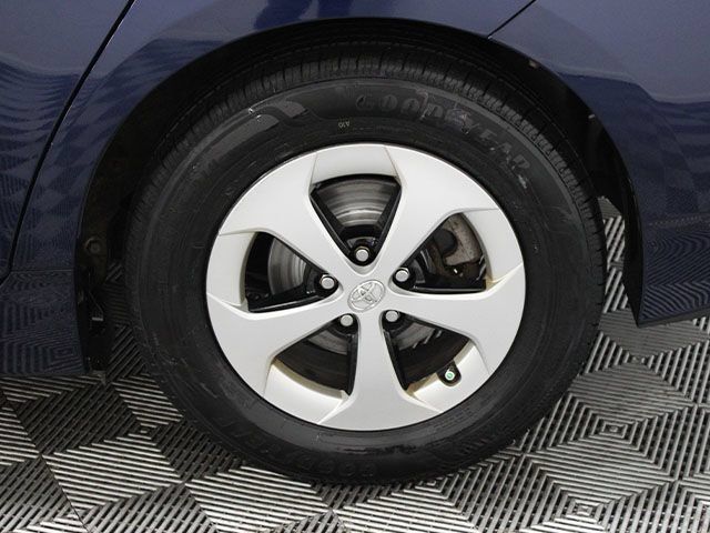Used 2014 Toyota Prius Two FWD image 16