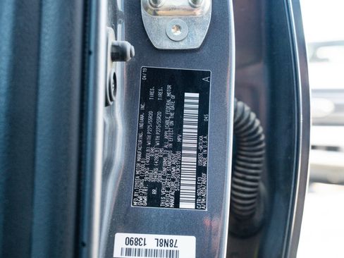 Used 2019 Toyota Sequoia Limited w/ Safety & Convenience Package AWD/4WD image 34