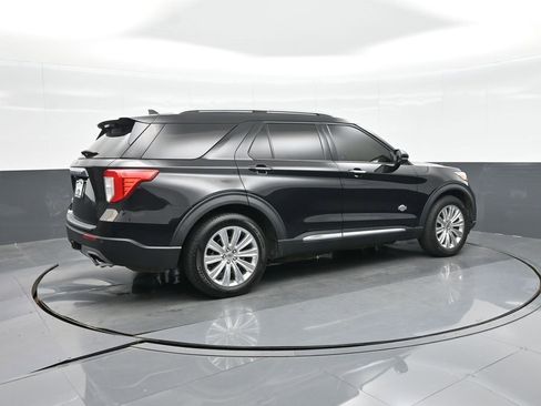 Used 2021 Ford Explorer King Ranch w/ Premium Technology Package image 9