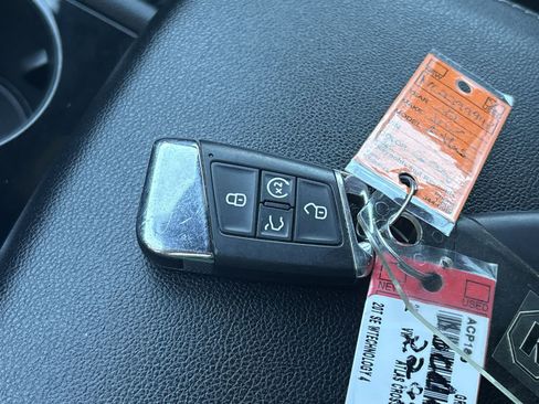 Used 2022 Volkswagen Atlas Cross Sport SE image 27