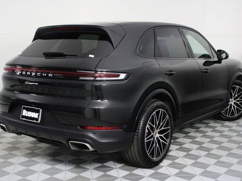 Certified 2025 Porsche Cayenne image 7