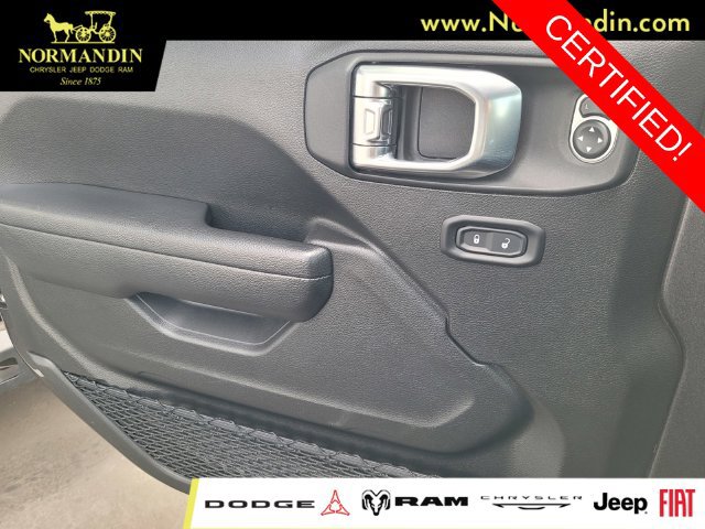 Certified 2025 Jeep Wrangler Unlimited Rubicon w/ Convenience Group AWD/4WD image 15