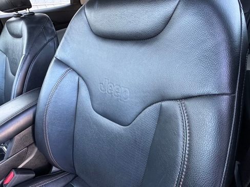 Used 2022 Jeep Compass Limited image 33