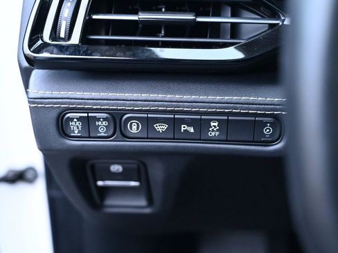 Used 2024 Acura MDX Advance Package image 25