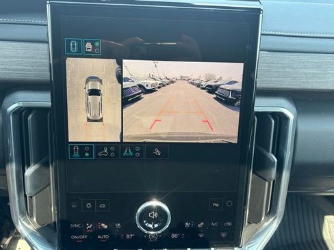 Certified 2024 GMC Acadia Denali w/ Super Cruise Package AWD/4WD image 22