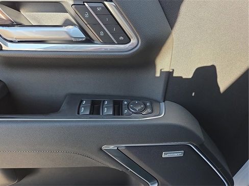 New 2026 GMC Sierra 1500 SLT image 16
