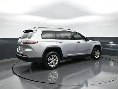 Used 2023 Jeep Grand Cherokee L Limited AWD/4WD image 7