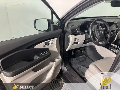 Used 2021 Honda Pilot Touring image 10
