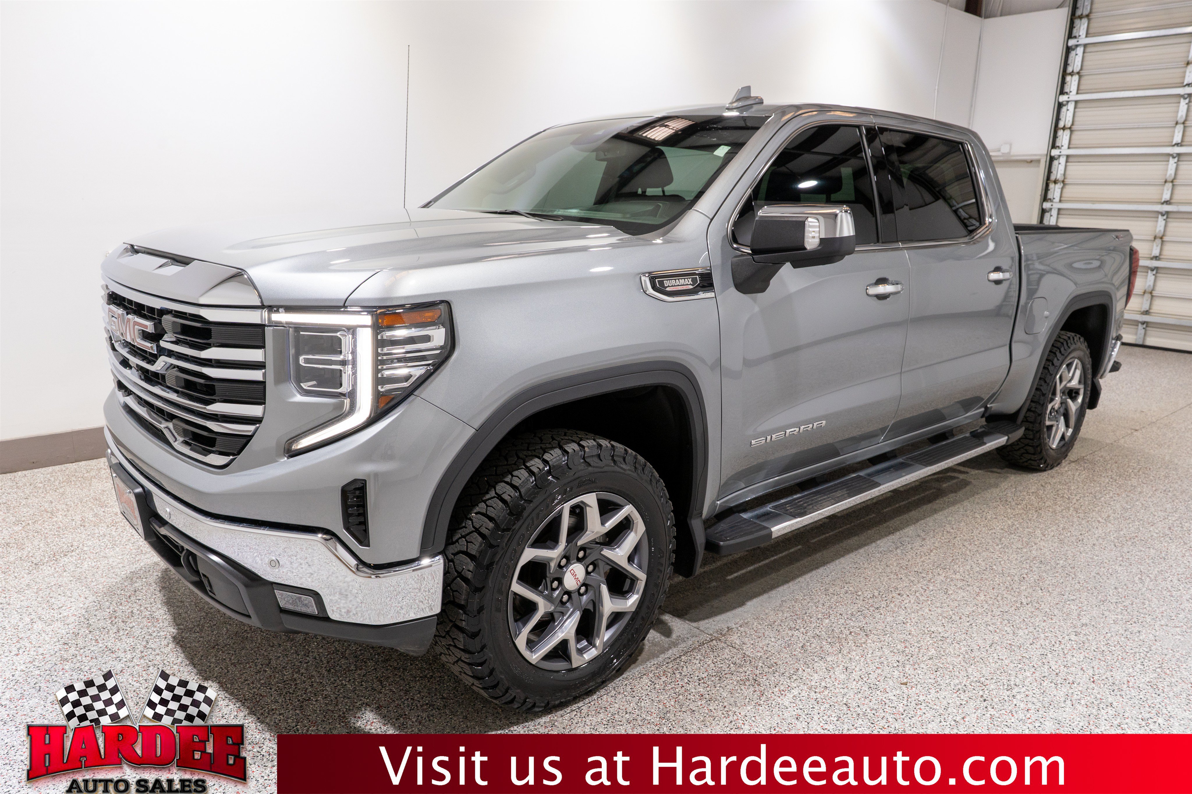 Used 2024 GMC Sierra 1500 SLT w/ SLT Premium Plus Package AWD/4WD image 2