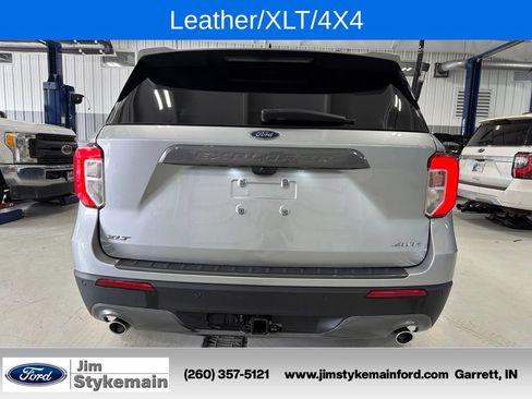 Used 2023 Ford Explorer XLT w/ XLT Sport Appearance Package AWD/4WD image 8