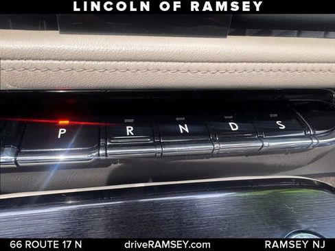 Used 2022 Lincoln Nautilus Reserve AWD/4WD image 25