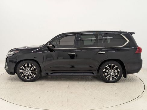 Used 2020 Lexus LX 570 4WD w/ Luxury Package image 2