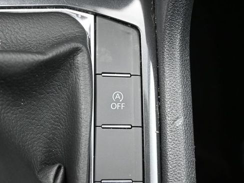 Used 2023 Volkswagen Tiguan SE AWD/4WD image 24