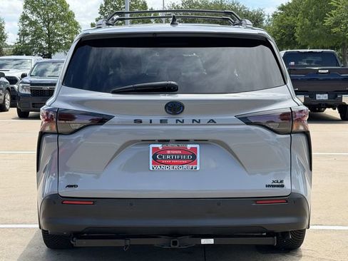 Used 2024 Toyota Sienna XLE Woodland Edition AWD/4WD image 5