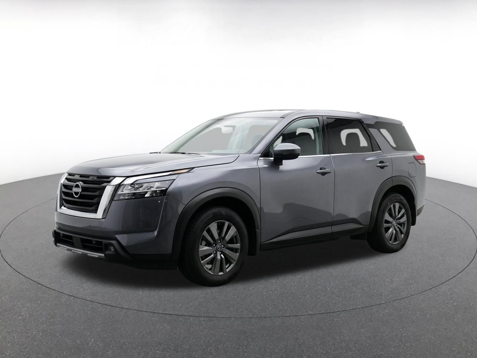 Used 2025 Nissan Pathfinder SV AWD/4WD image 3