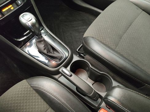 Used 2020 Buick Encore Preferred FWD image 26