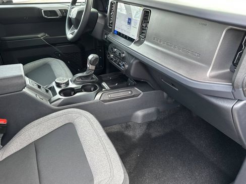 New 2025 Ford Bronco 4-Door AWD/4WD image 17