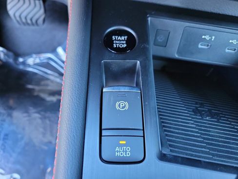 New 2026 Nissan Kicks SR w/ Cold Weather Package FWD image 33