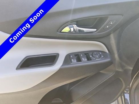Used 2022 Chevrolet Equinox LS w/ LS Convenience Package FWD image 6
