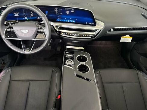 Certified 2024 Cadillac Lyriq Luxury AWD/4WD image 13
