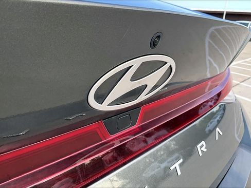 Used 2024 Hyundai Elantra SEL FWD image 31