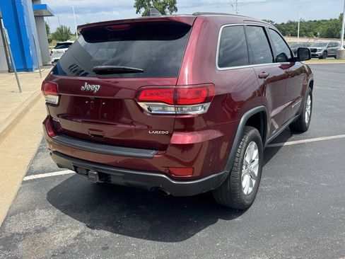 Used 2022 Jeep Grand Cherokee Laredo X AWD/4WD image 4
