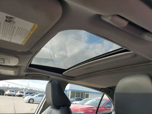 Used 2023 Toyota Camry SE w/ Cold Weather Package image 19