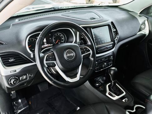 Used 2015 Jeep Cherokee Trailhawk w/ Comfort/Convenience Group AWD/4WD image 18
