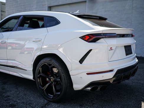 Used 2021 Lamborghini Urus image 12