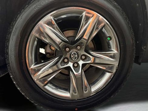 Used 2018 Toyota Highlander Limited Platinum AWD/4WD image 37