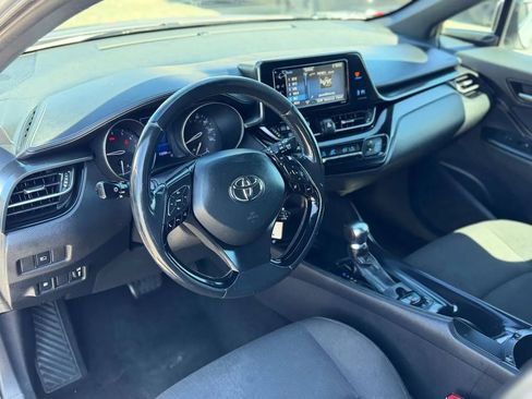 Used 2018 Toyota C-HR XLE FWD image 25