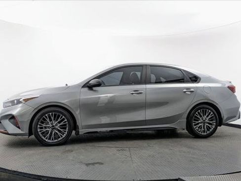 Used 2022 Kia Forte GT-Line w/ GT-Line Premium Package FWD image 3