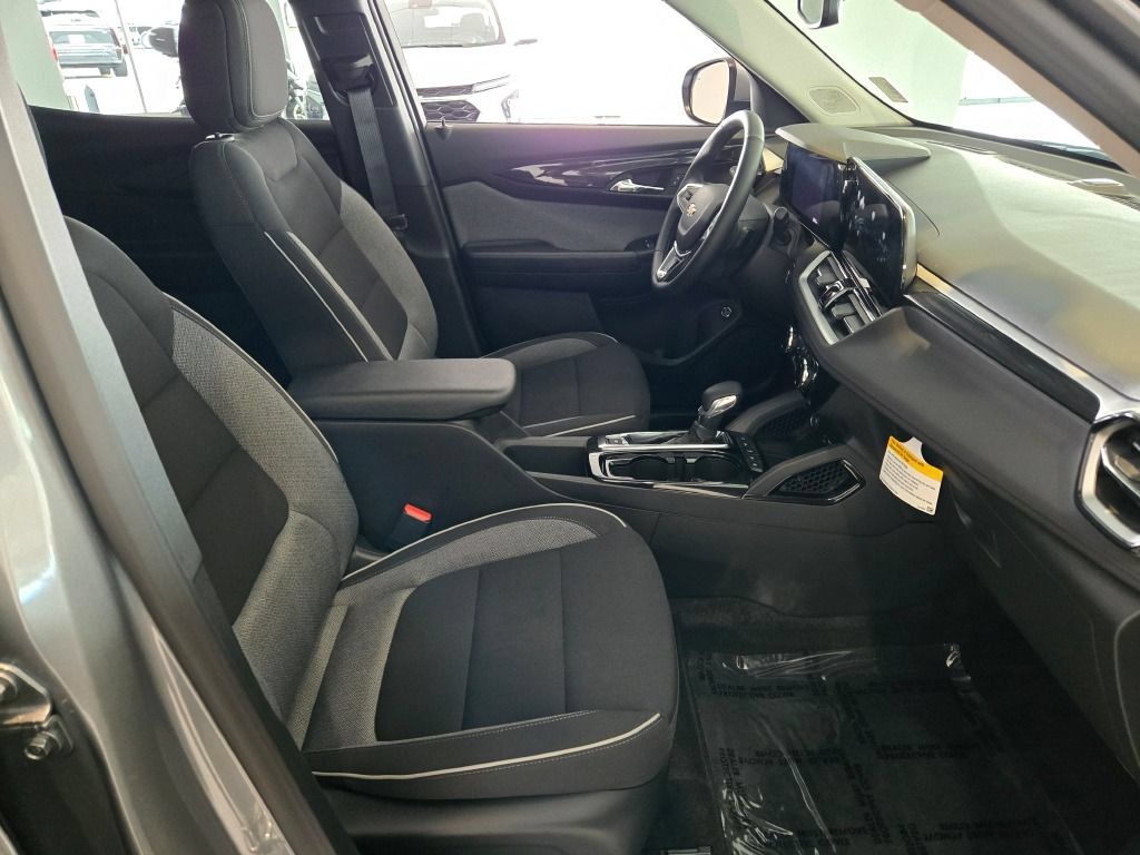 Certified 2026 Chevrolet TrailBlazer LT w/ Convenience Package FWD image 5