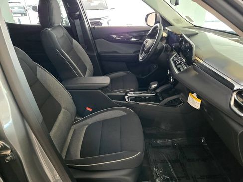 Certified 2026 Chevrolet TrailBlazer LT w/ Convenience Package FWD image 5