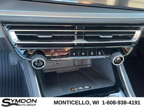 New 2026 Chevrolet Traverse LT w/ Sun and Wheel Package image 24