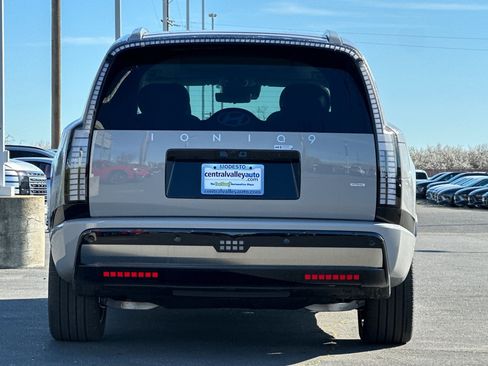 New 2026 Hyundai Ioniq 9 Calligraphy image 5