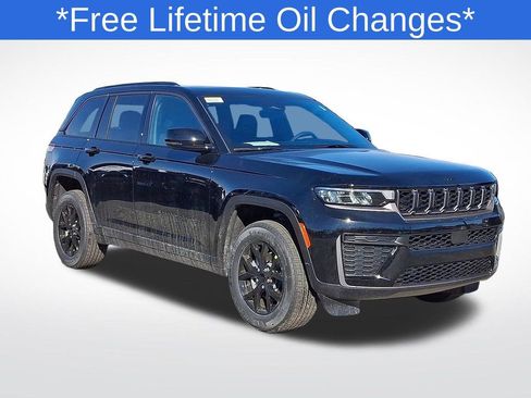 New 2026 Jeep Grand Cherokee Altitude AWD/4WD image 1