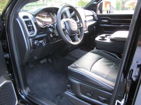 Used 2026 RAM 2500 Laramie AWD/4WD image 13