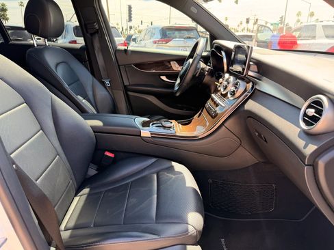 Used 2017 Mercedes-Benz GLC 300 image 27