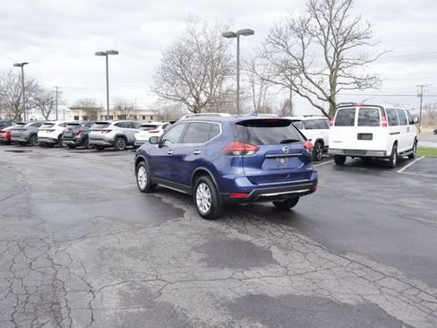Used 2019 Nissan Rogue SV image 5