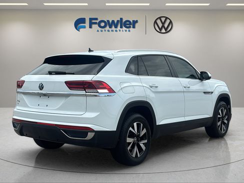 Used 2023 Volkswagen Atlas Cross Sport SE FWD image 7
