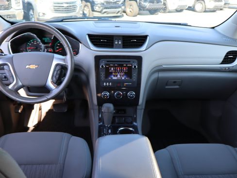 Used 2017 Chevrolet Traverse LT AWD/4WD image 14