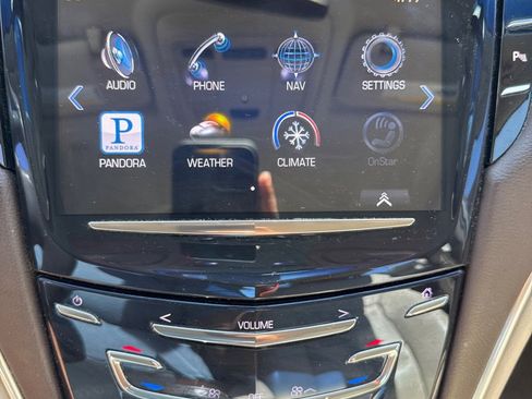 Used 2013 Cadillac XTS Luxury FWD image 12