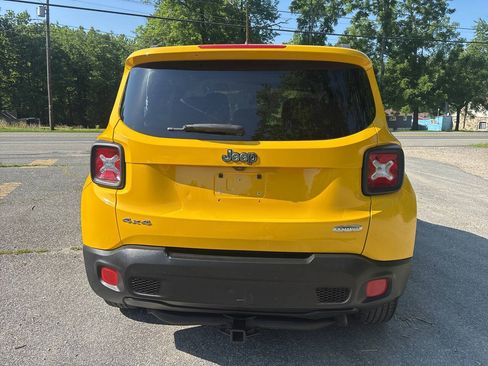Used 2016 Jeep Renegade Latitude AWD/4WD image 14