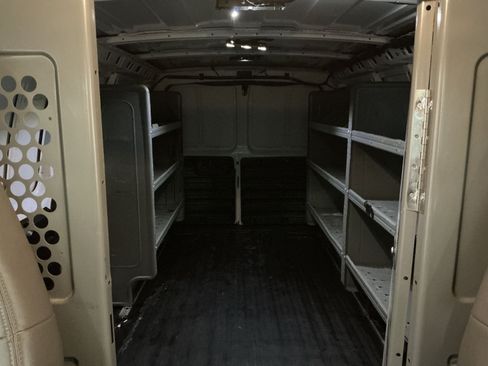 Used 2022 Chevrolet Express 2500 w/ Driver Convenience Package RWD image 23