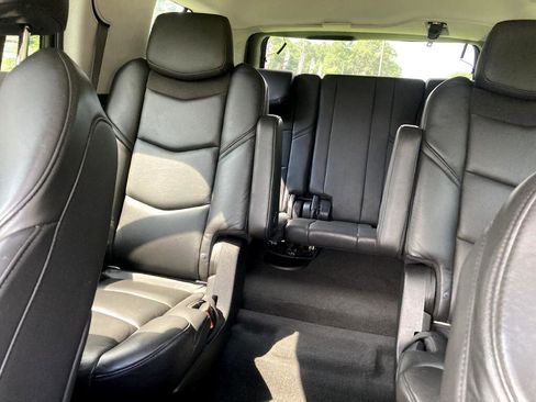 Used 2019 Cadillac Escalade Premium Luxury image 26
