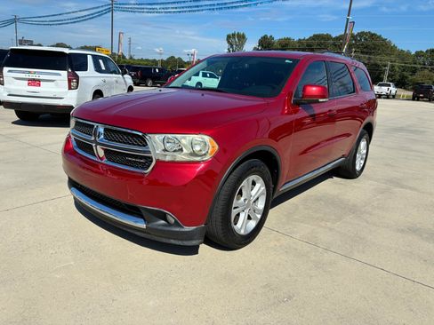 Used 2011 Dodge Durango Crew w/ Trailer Tow Group IV RWD image 2