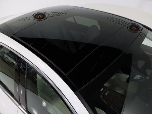 Used 2025 Mercedes-Benz E 350 4MATIC Sedan image 9